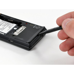 Замена задней части корпуса Motorola Droid